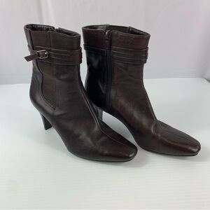 Nine West Leather Medleyo Women's Booties Brown Inside Zipper Size 7M Short Boot